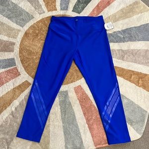 Bright Capri blue crop yoga leggings by 90º reflex! Brand NWT! Size small